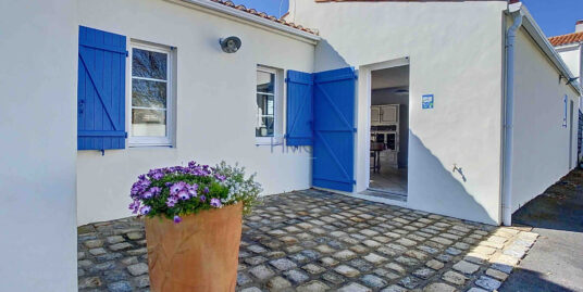 A PROXIMITE DU CENTRE – GRAND MAISON CONFORTABLE AVEC 4 CHAM