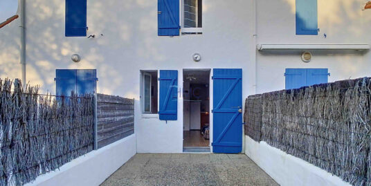 PIED A TERRE FACE À LA DUNE ET A 50 M DE LA MER
