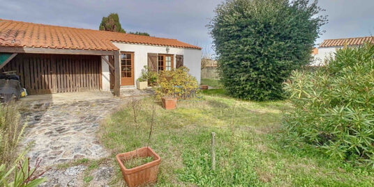 EN FRONT DE DUNE ET A 150m DE LA PLAGE – PIED A TERRE AVEC P