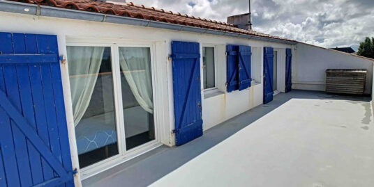 CENTRE VILLE – VASTE APPARTEMENT EN TRES BON ETAT AVEC 4 CHA