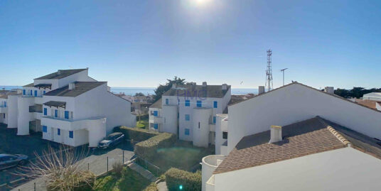 VUE MER – BEL APPARTEMENT AU DERNIER ETAGE