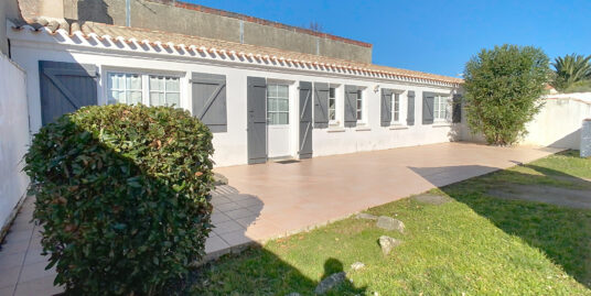 EN PLEIN CENTRE DE NOIRMOUTIER – MAISON AVEC 2 CHAMBRES DANS