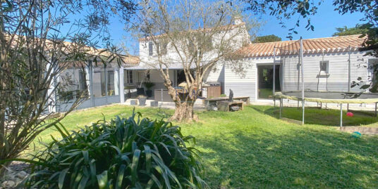 A L’OREE DU BOIS DE LA CHAISE – BELLE VILLA CONFORTABLE