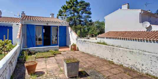 PIED À TERRE À RAFRAÎCHIR À 200M DE LA PLAGE