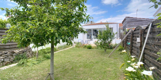 AU CALME – JOLIE MAISON AVEC 2 CHAMBRES