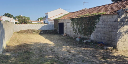 A 400m DE LA PLAGE – GRANGE À RÉNOVER OU À DÉMOLIR