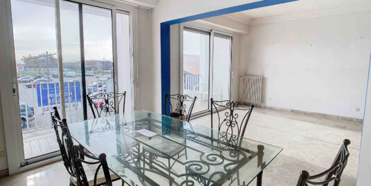 HYPER CENTRE – APPARTEMENT A RAFRAICHIR AVEC 4 CHAMBRES ET G
