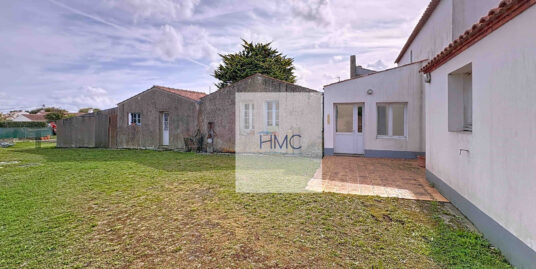 CENTRE BOURG – AUTHENTIQUE FERME A RENOVER