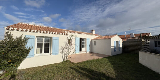 DANS UNE IMPASSE PROCHE DE NOIRMOUTIER – MAISON DE PLAIN PIE