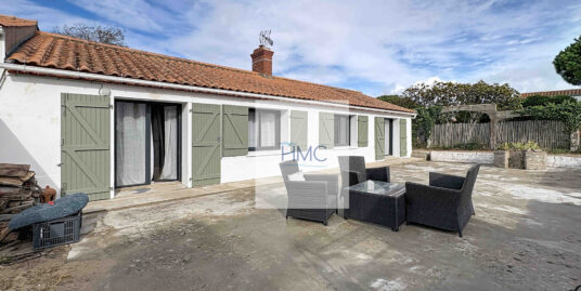 A PROXIMITE DE LA PLAGE ET DU PORT – BELLE PROPRIETE AVEC 3