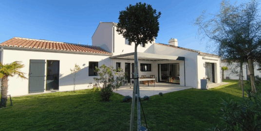 A 100 M DE LA PLAGE DE LA LINIÈRE ET 400 M DU PORT DE L’HERB