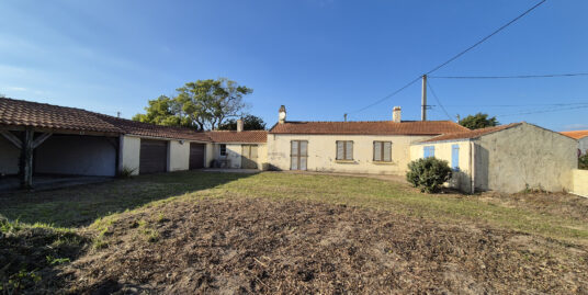 A 400m DE LA PLAGE ET DES COMMERCES – JOLIE MAISON A RENOVER