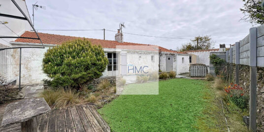 A PROXIMITE DU CENTRE ET DE LA PLAGE – MAISON DE PAYS EN BON