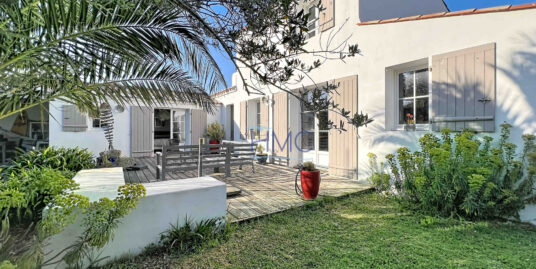 PROCHE PLAGE DE L’OCEAN – MAISON 4 CHAMBRES PLEIN DE CHARME