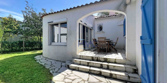 DANS LE VILLAGE DU VIEIL – MAISON 4 CHAMBRES DE PLAIN-PIED