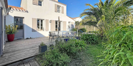 PROCHE PLAGE DE L’OCEAN – MAISON 4 CHAMBRES PLEIN DE CHARME