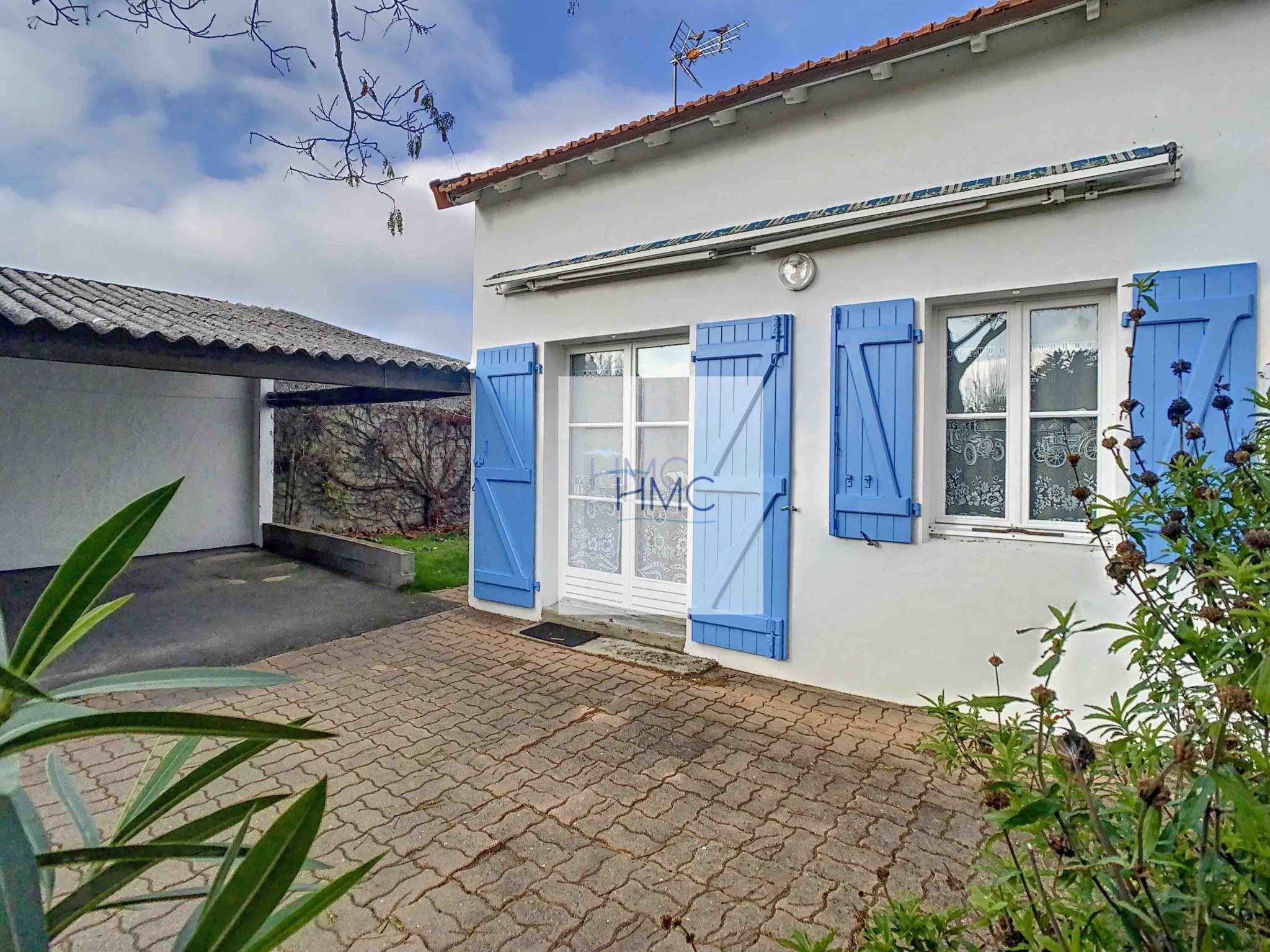 ENTRE CENTRE ET PLAGE – JOLIE PIED A TERRE AVEC 2 CHAMBRES