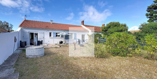 ENTRE CENTRE ET PLAGE – MAISON EN BON ETAT AVEC 3 CHAMBRES
